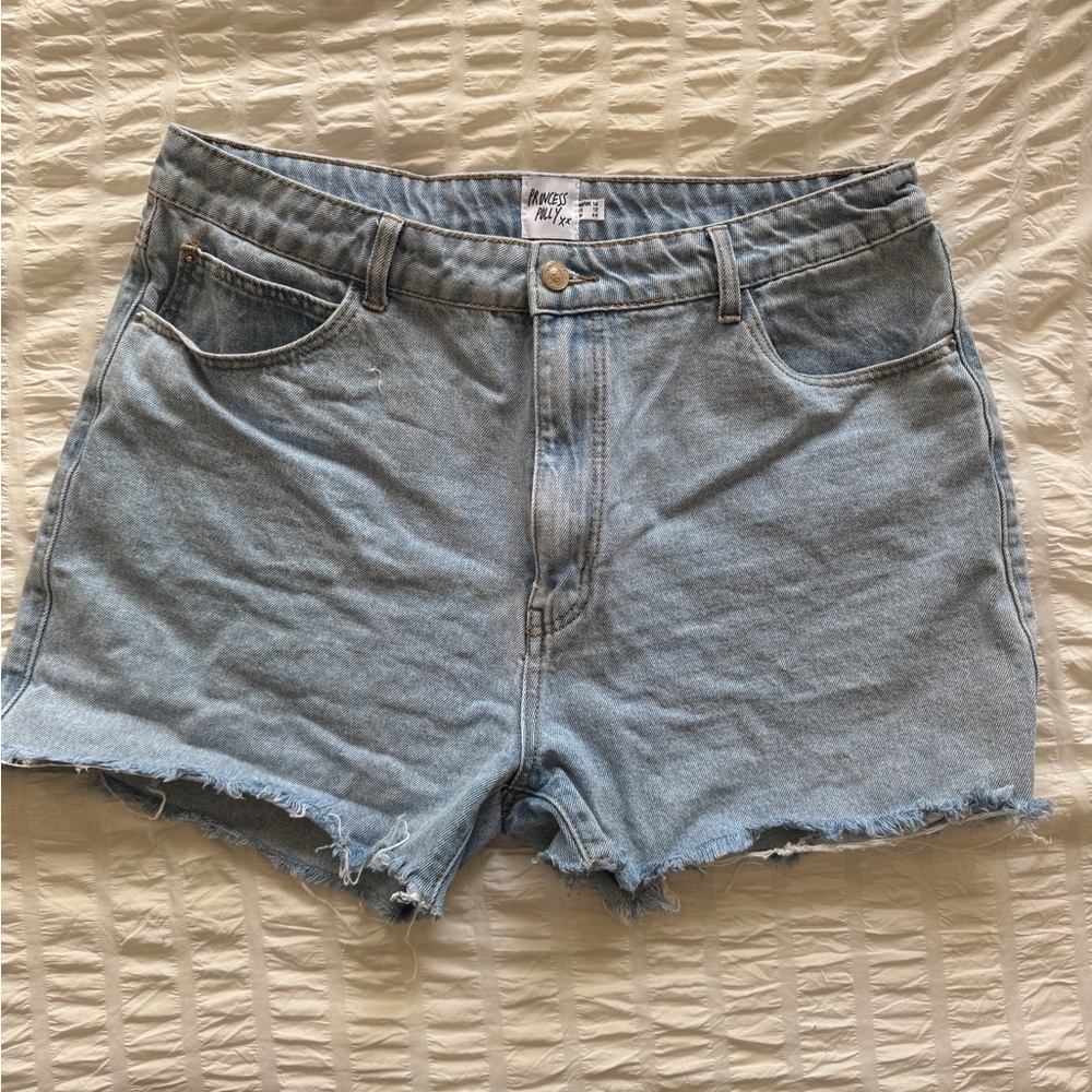 Princess Polly boyfriend denim shorts!